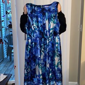 Flowy blue and flowered dress